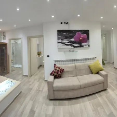 Il Leone Rosso Over The Hills Of The Trabocchi