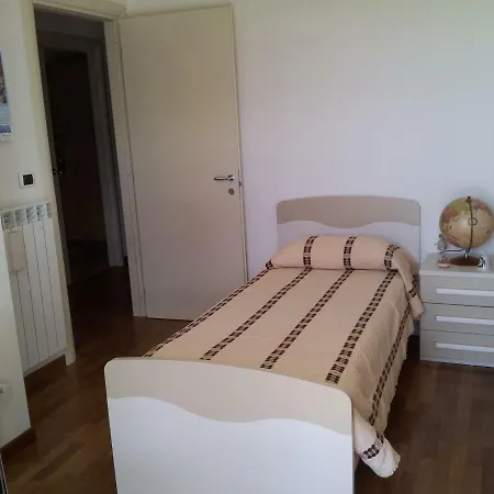 Apartament Il Leone Rosso Over The Hills Of The Trabocchi