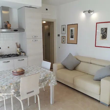 Apartament Il Leone Rosso Over The Hills Of The Trabocchi