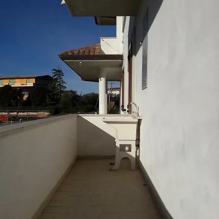 Il Leone Rosso Over The Hills Of The Trabocchi *