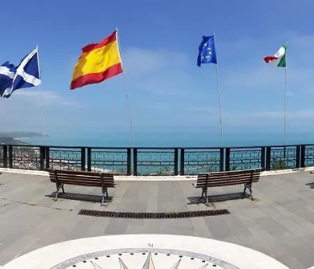 Apartment Il Leone Rosso Over The Hills Of The Trabocchi San Vito Chietino