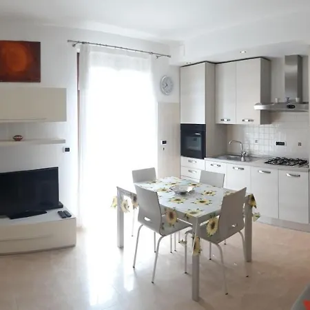 Apartment Il Leone Rosso Over The Hills Of The Trabocchi *