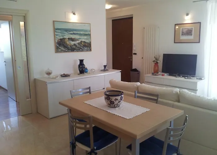 Il Leone Rosso Over The Hills Of The Trabocchi Сан-Вито-Кьетино