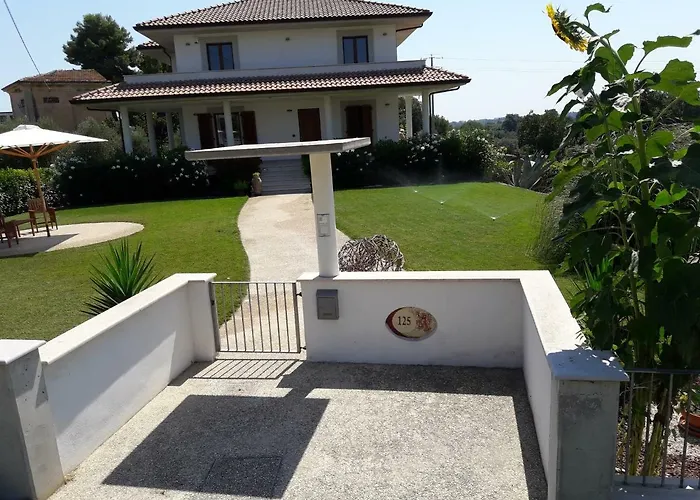 Il Leone Rosso Over The Hills Of The Trabocchi