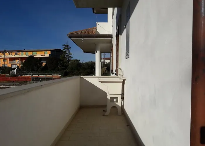 Il Leone Rosso Over The Hills Of The Trabocchi *